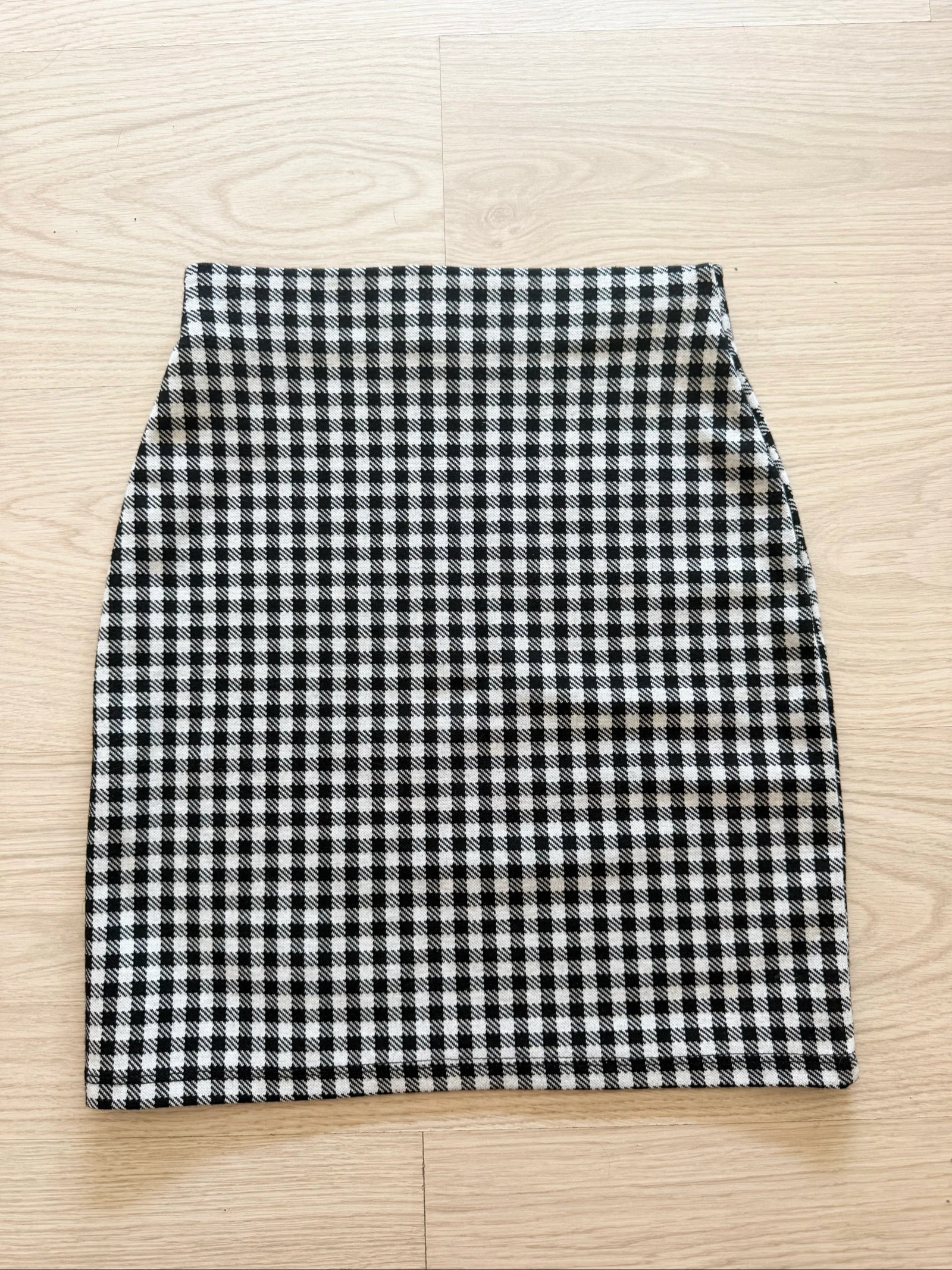Mini falda ajustada a cuadros blanco y negro Kiabi talla 34 XS – photo 3